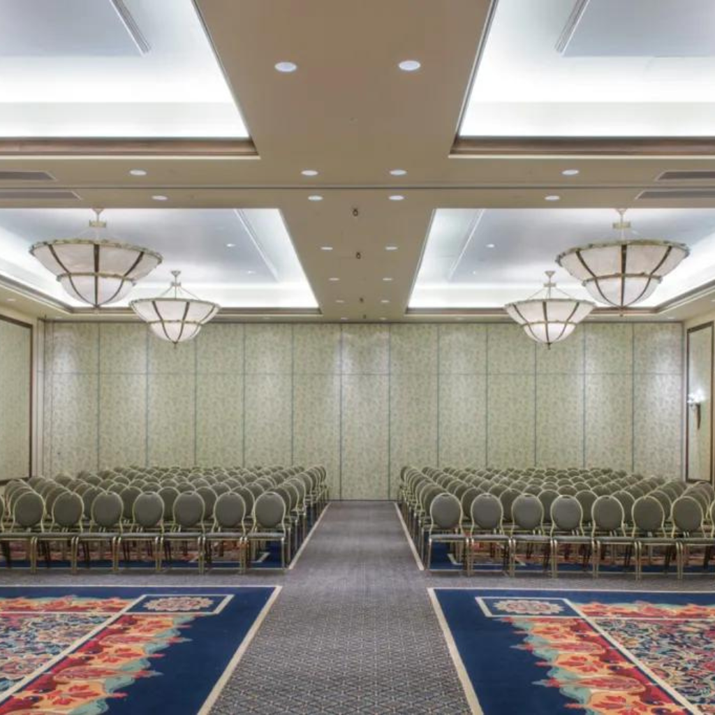 With grand spaces for hundreds of guests or spaces designed for more intimate gatherings, The Sun Peaks Grand has the perfect venue to host your meeting or gathering.