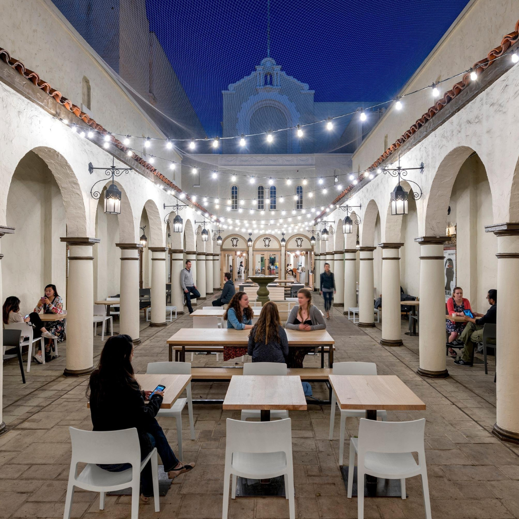 Outdoor Courtyard Hanahaus Palo Alto