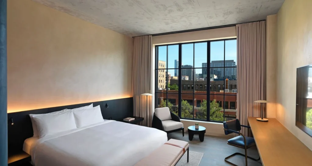 Deluxe City View King / Deluxe King Room