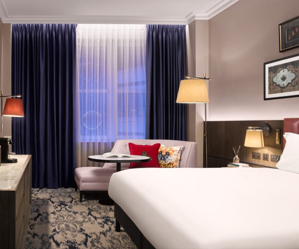 Trafalgar King Room