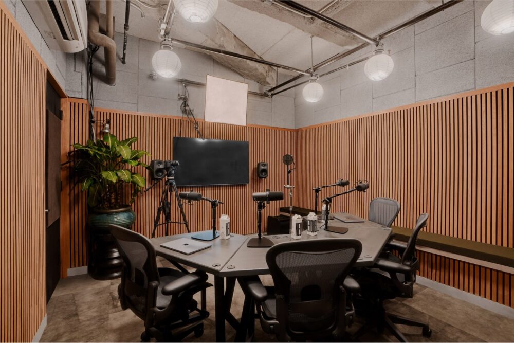 Podcast Room / Broadcast Studio
