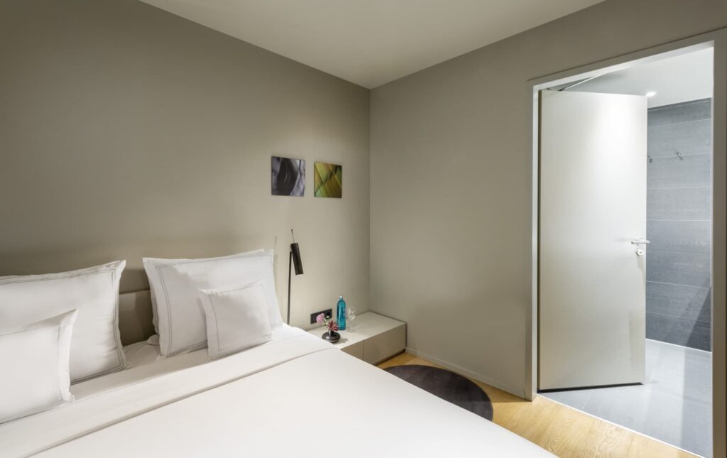Suite (Top‑Floor, Two‑Bedroom)