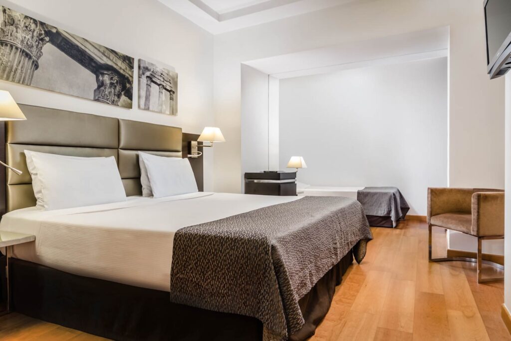 Triple room
